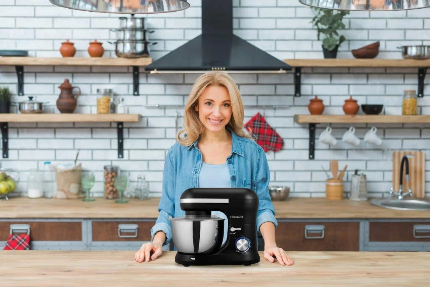 Frigidaire 4.5 Liter Retro Stand Mixer ESTM020, Black