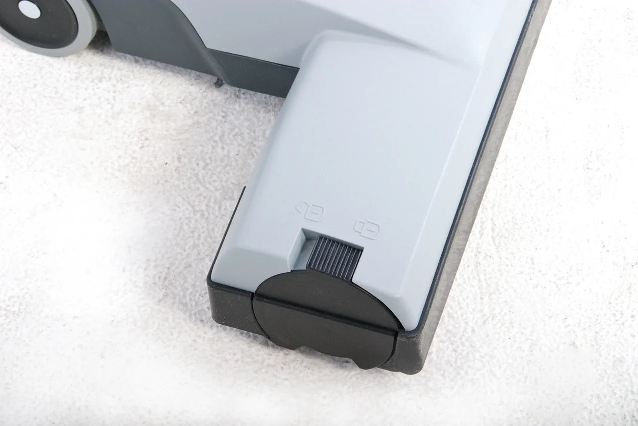 Advance Upright Vacuum