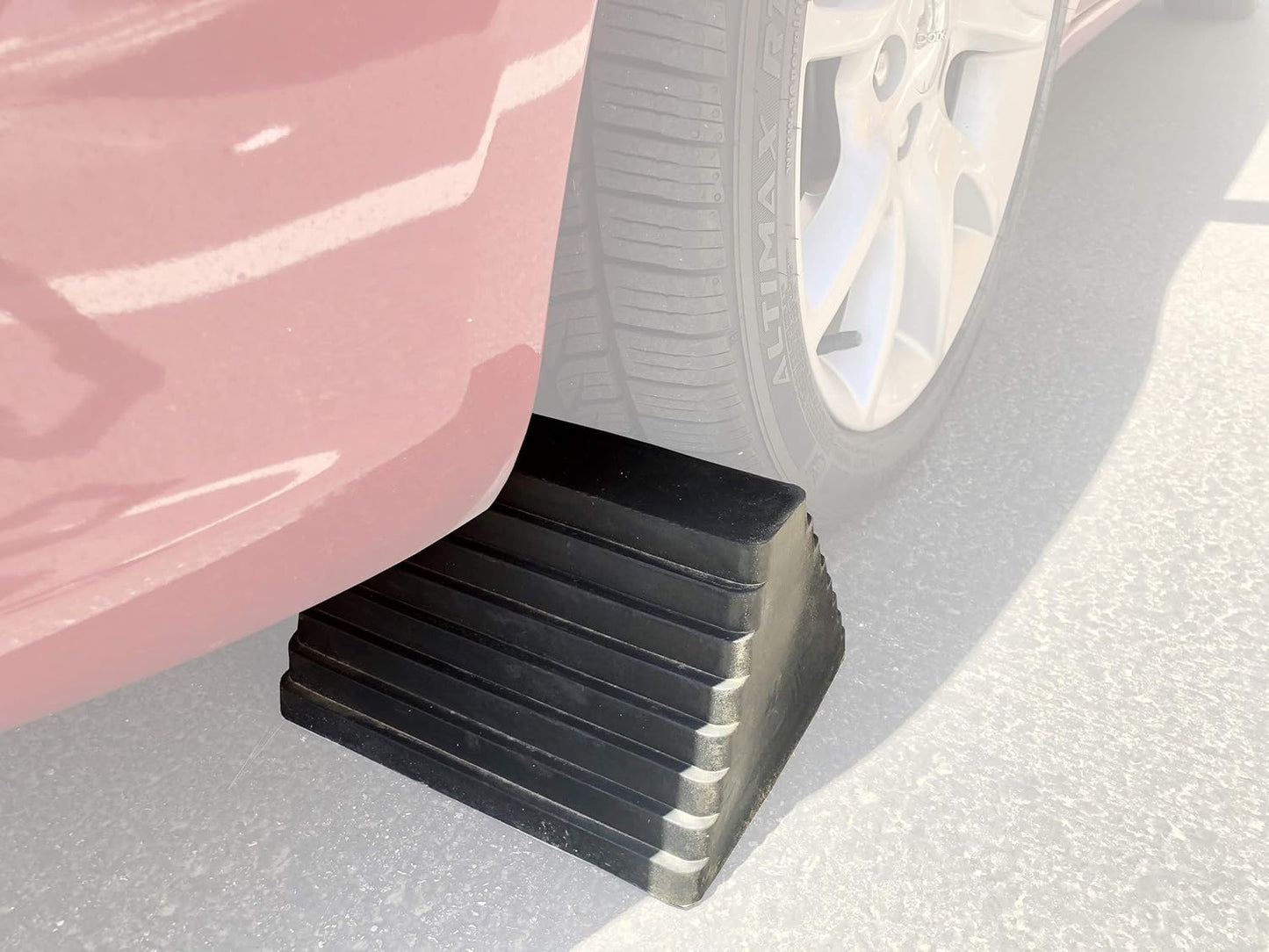 MAXXHAUL 80681 Solid Rubber Heavy Duty Wheel Chock with Eyebolt, 2 Pack, MaxxHaul 80681-10" x 8" x 6"