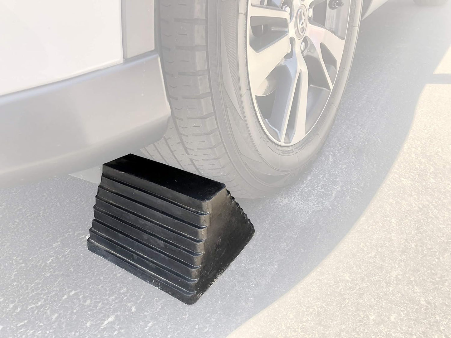 MAXXHAUL 80681 Solid Rubber Heavy Duty Wheel Chock with Eyebolt, 2 Pack, MaxxHaul 80681-10" x 8" x 6"