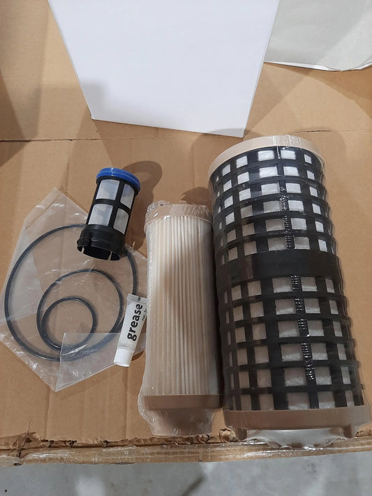 Fleetguard FK48556 Fuel Filter Kit   Includes 3 Filters, Pre Screen And