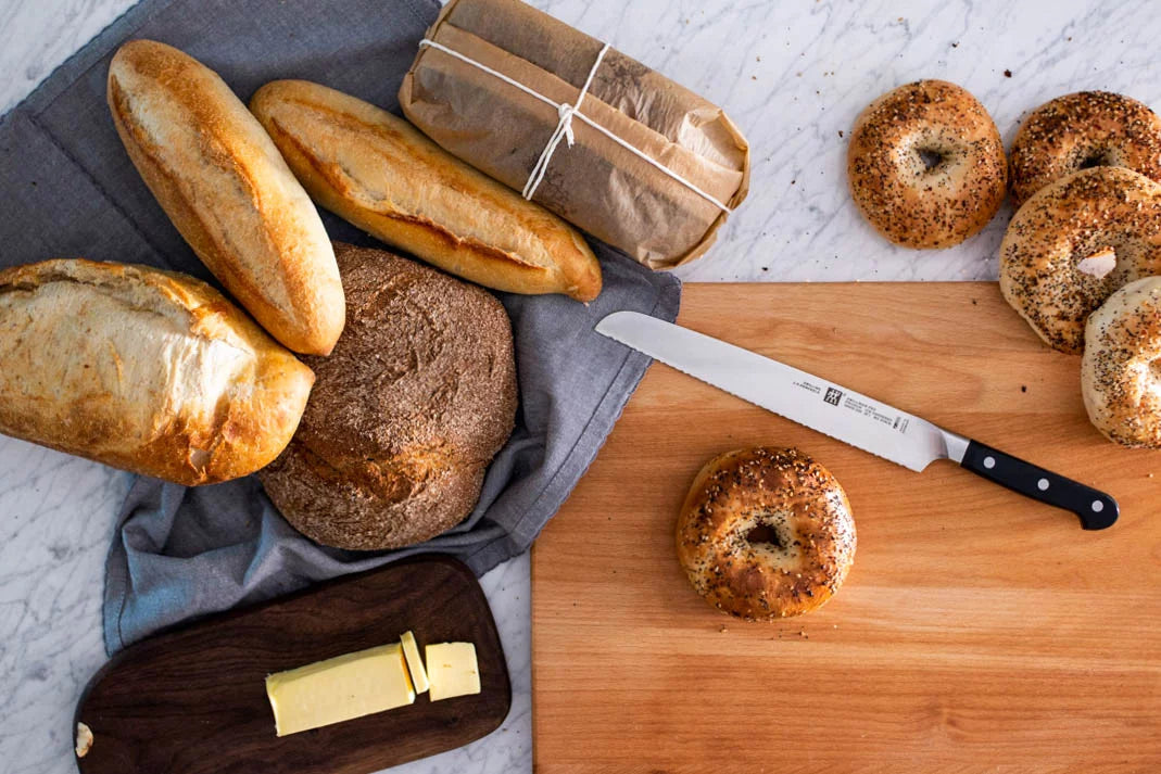 ZWILLING Pro 9 Z15 Bread Knife